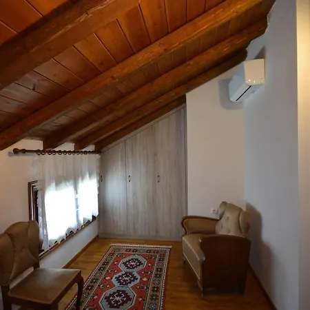 Two-storey House With Loft At Agria,volos Vakantiehuis Agriá